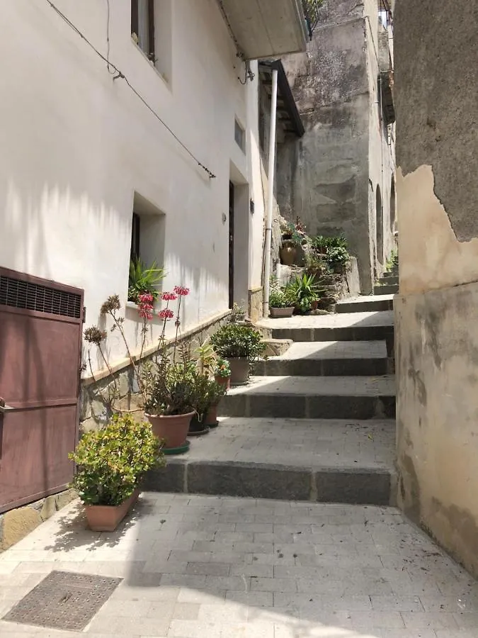 Antico Borgo - A Due Passi Dalle Gole Alcantara Motta Camastra Italy