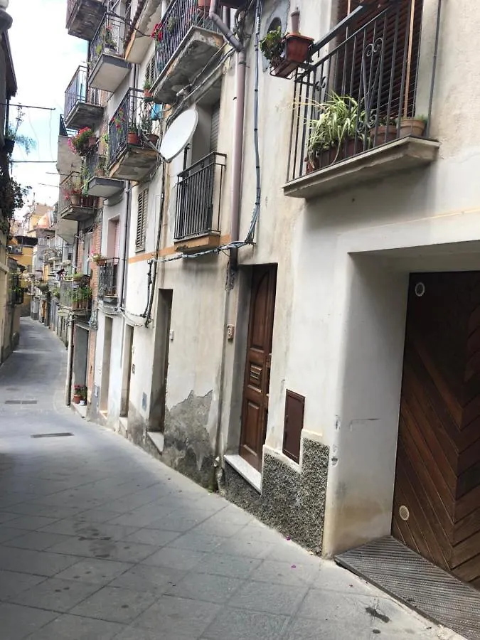 Antico Borgo - A Due Passi Dalle Gole Alcantara Motta Camastra